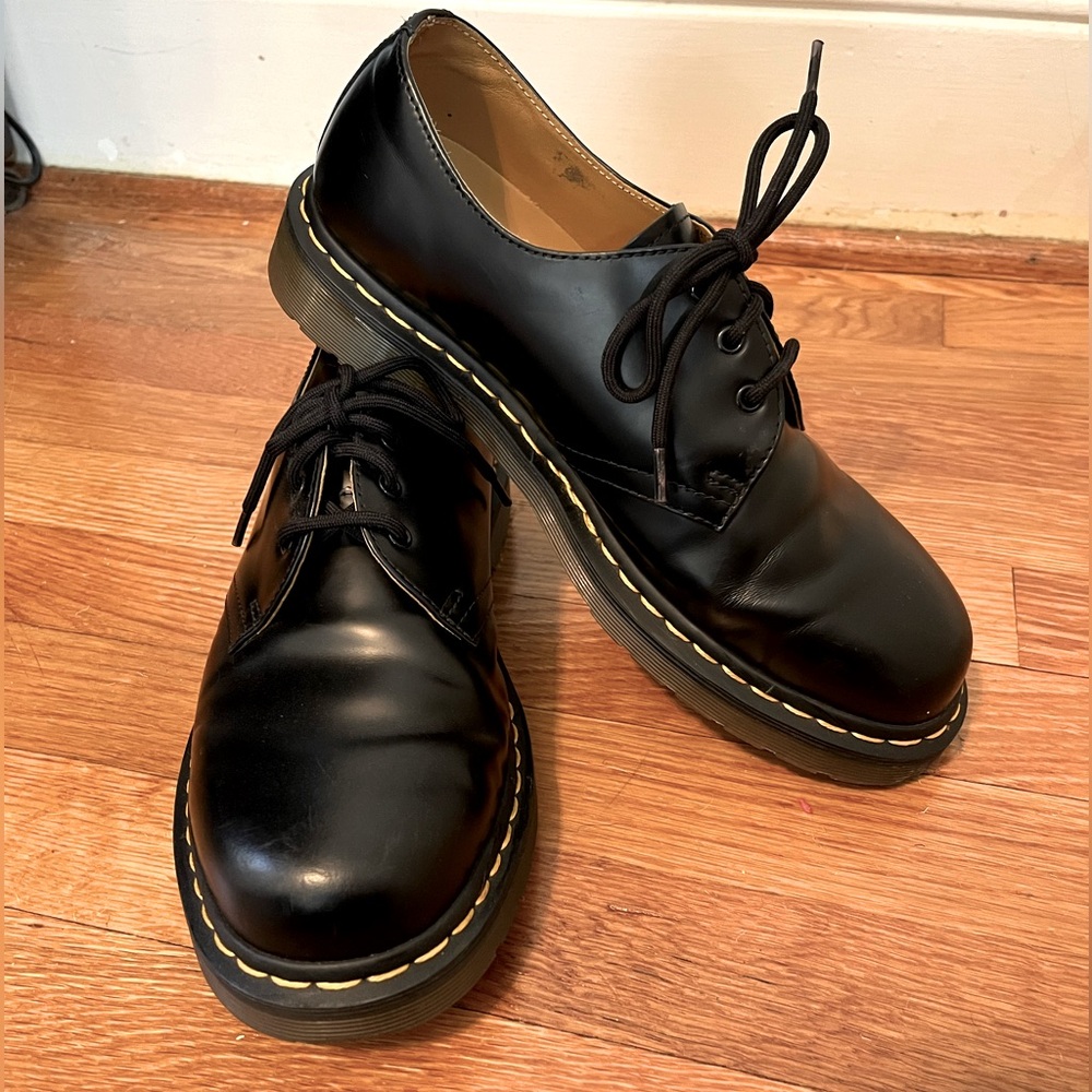 Dr. Martens 1461 AirWair Oxfords in Black, size 9M